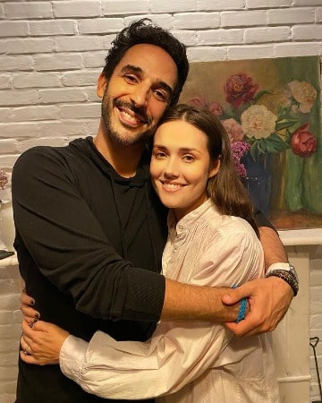 Picture of Caroline Estabrook's mother Megan Boone and father Dan Estabrook